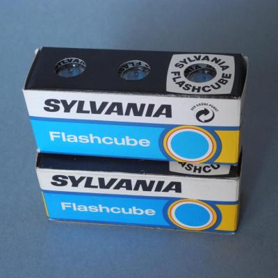 * 2 boite de trois Flashcube Sylvania*