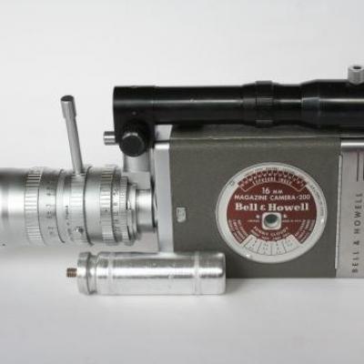 Camera Bell & Howell - M-zine 200 16mm objectif zoom à visée reflex Angénieux