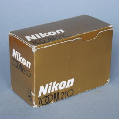 *Boite 210 zoom AF Nikon*