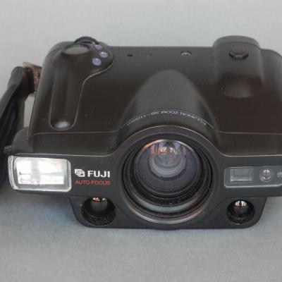 *Fuji.FZ-300 zoom date 1991*