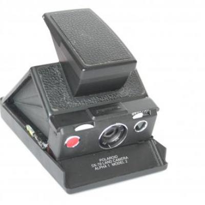 Polaroid* SX-70 Alpha I model 2. U.S.A