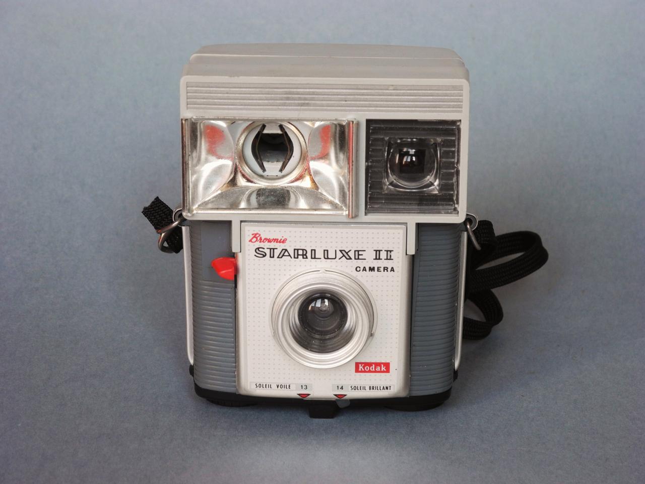 *kodak brownie starluxe 2  1962-66  4-4*