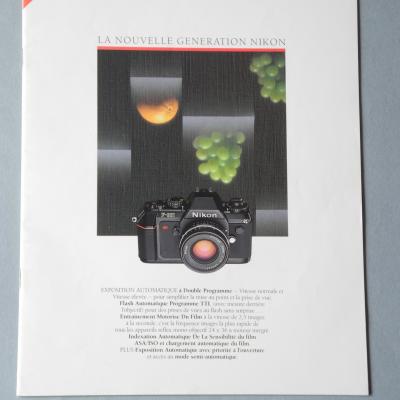 * Brochure Nikon F 301 * 23 Pages *