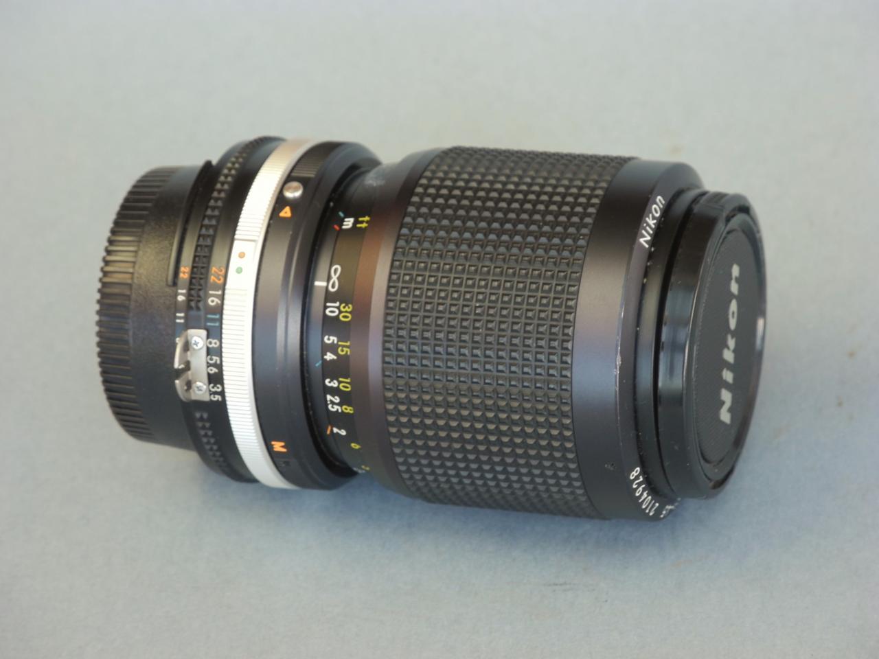 *Objectif Nikkor AIS Zoom  f/3.5-4.5  35-105 mm*