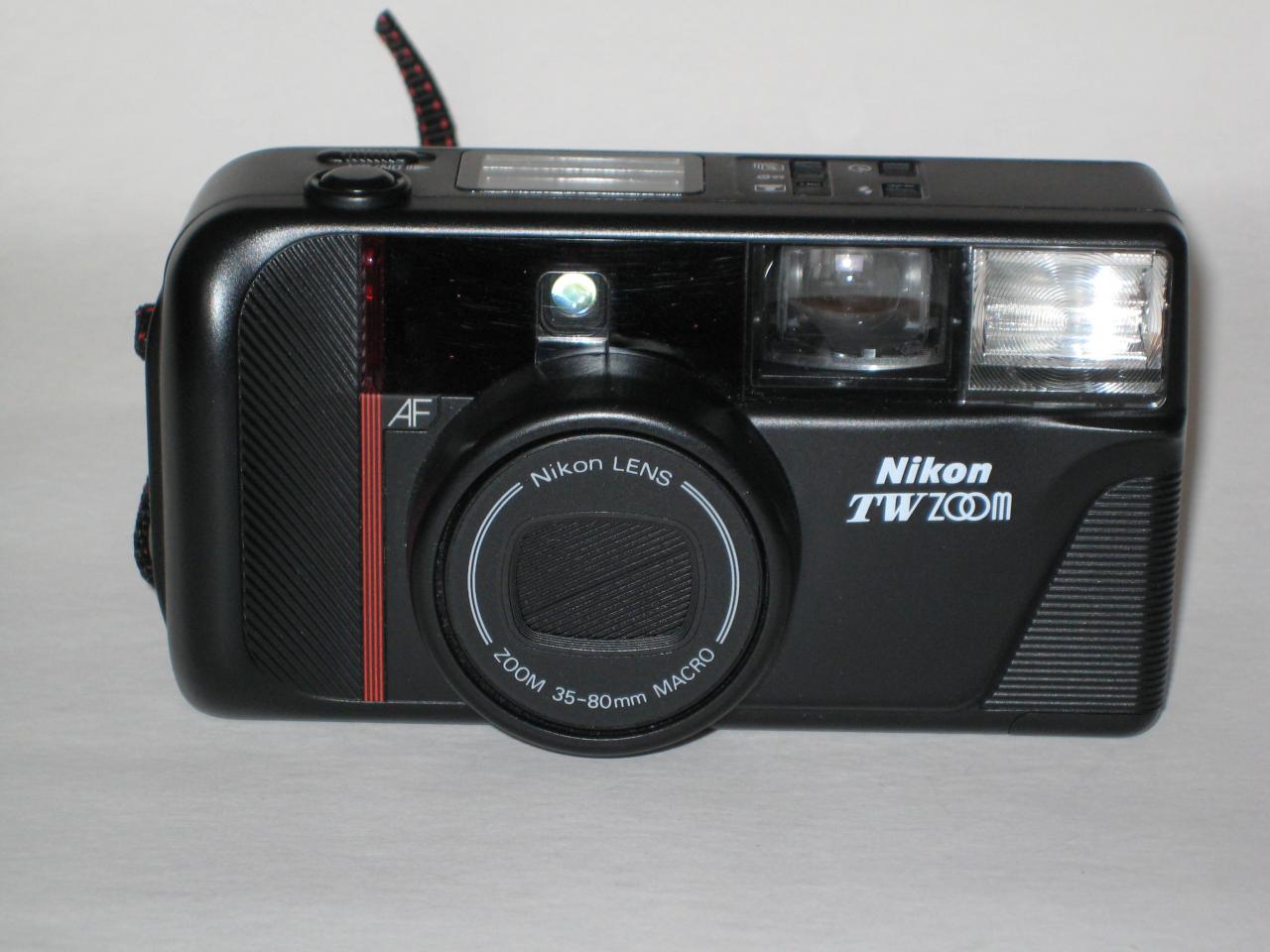 *Nikon TW ZooM film135 1989*