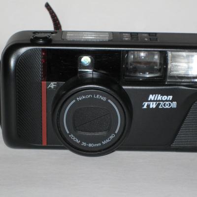 *Nikon TW ZooM film135 1989*