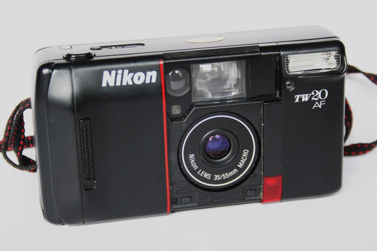 *Nikon TW20 AF film135*