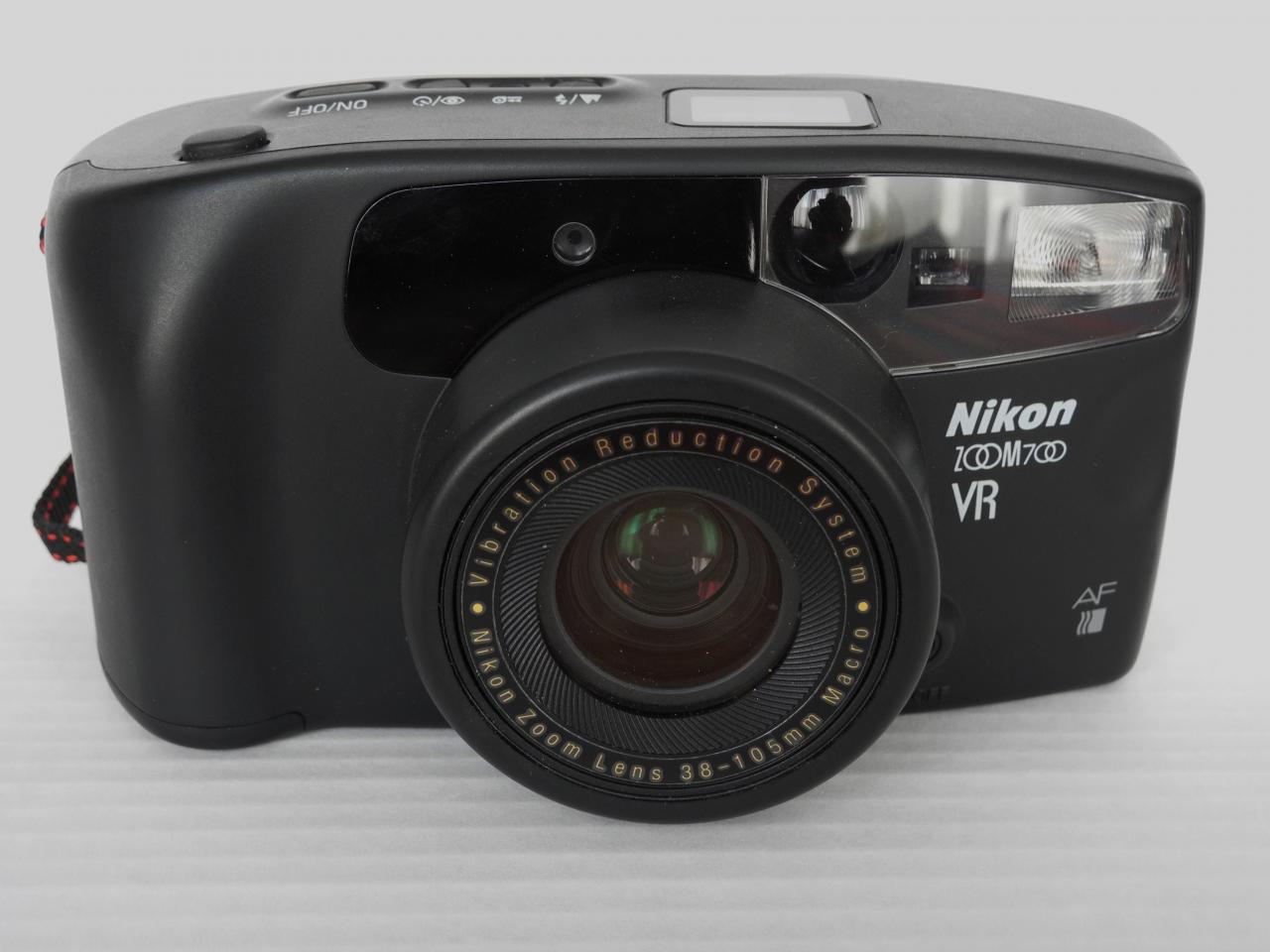 *Nikon zoom700 VR AF film135*