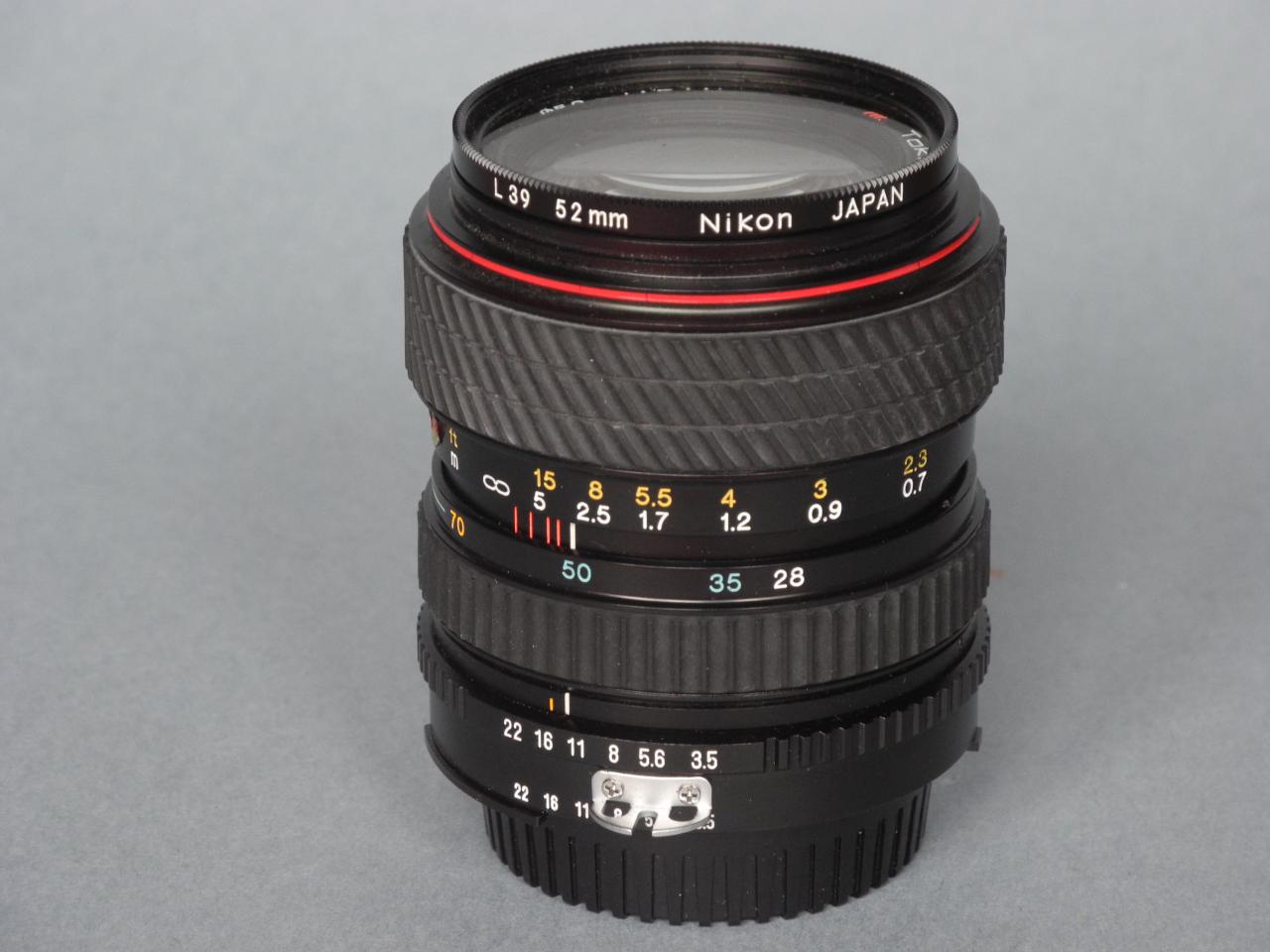 *objectif Tokina zoom SD 1:3,5-4,5/28-70mm monture Nikon *