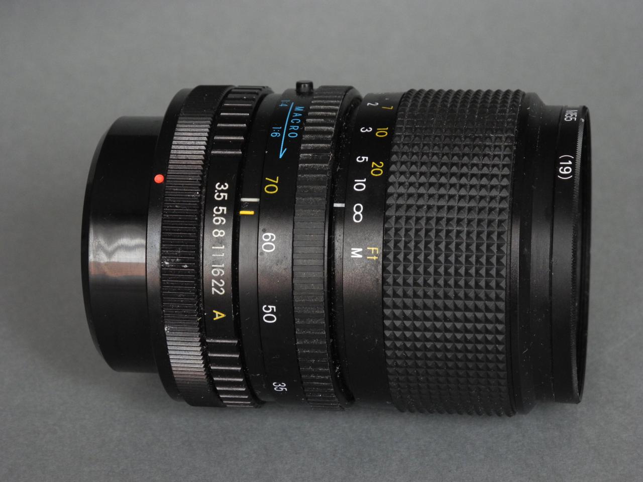 *Objectif Exakta 1:3.5-4.5/35-70mm macro  pour Canon*