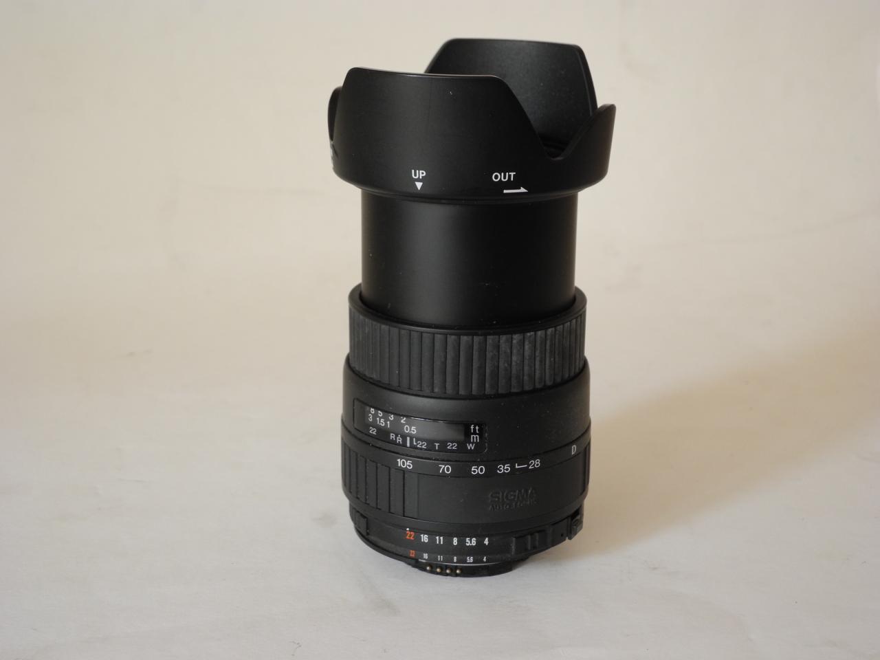 *objectif Sigma 1:4/105mm monture Nikon*