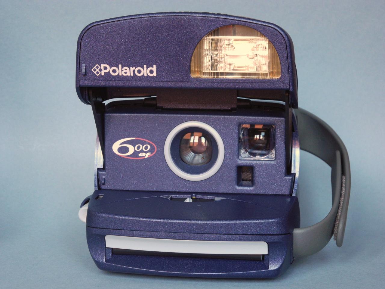 *Polaroid 600AF*
