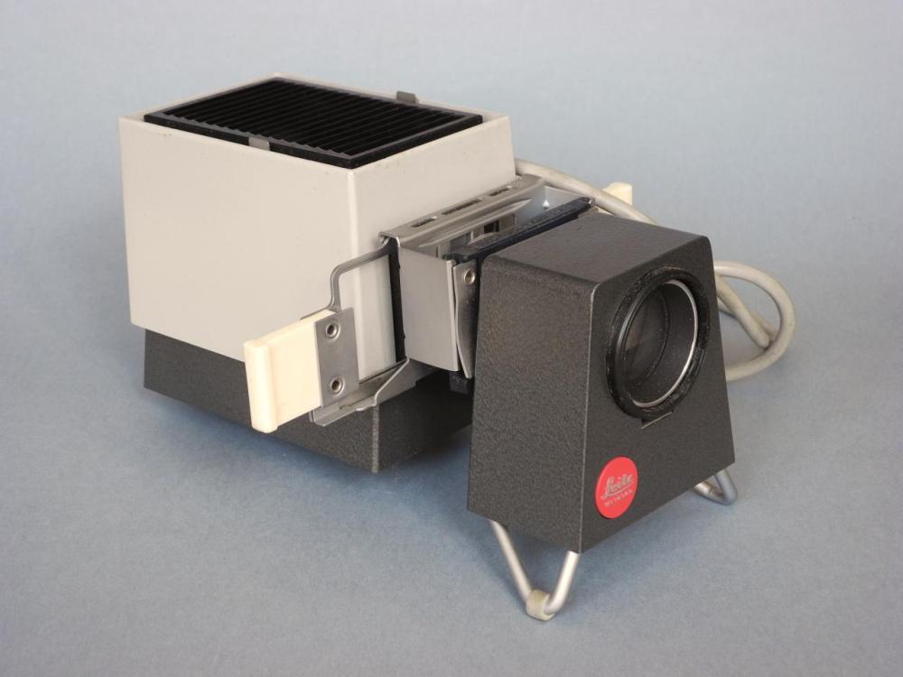 *Projecteur Diapositive Leitz*