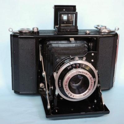 *Nettar B 1950 film 120*